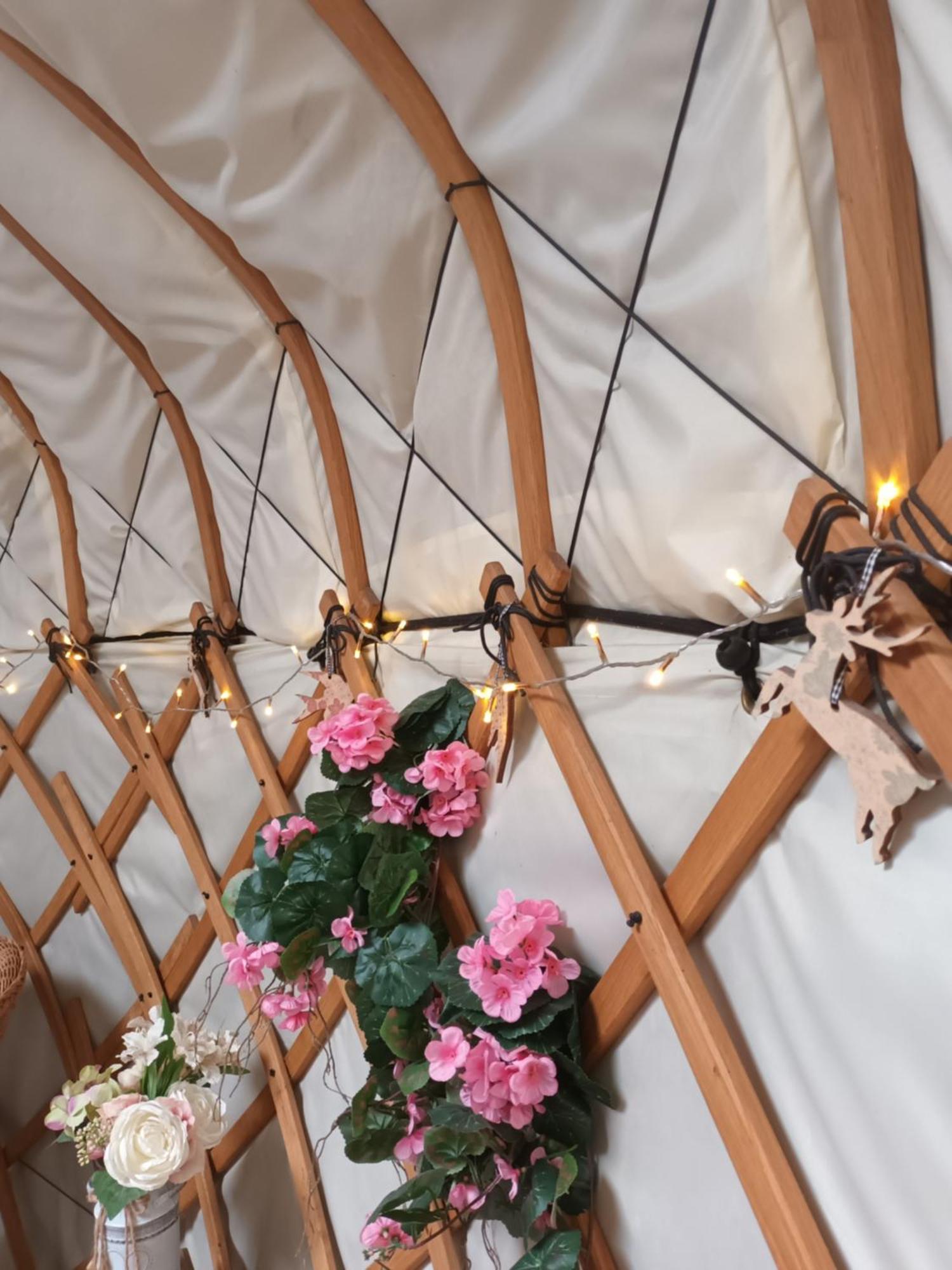 Gingerbread Cottage Yurts 东德勒翰 外观 照片