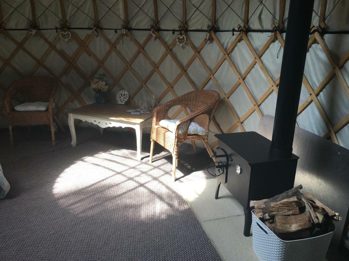 Gingerbread Cottage Yurts 东德勒翰 外观 照片